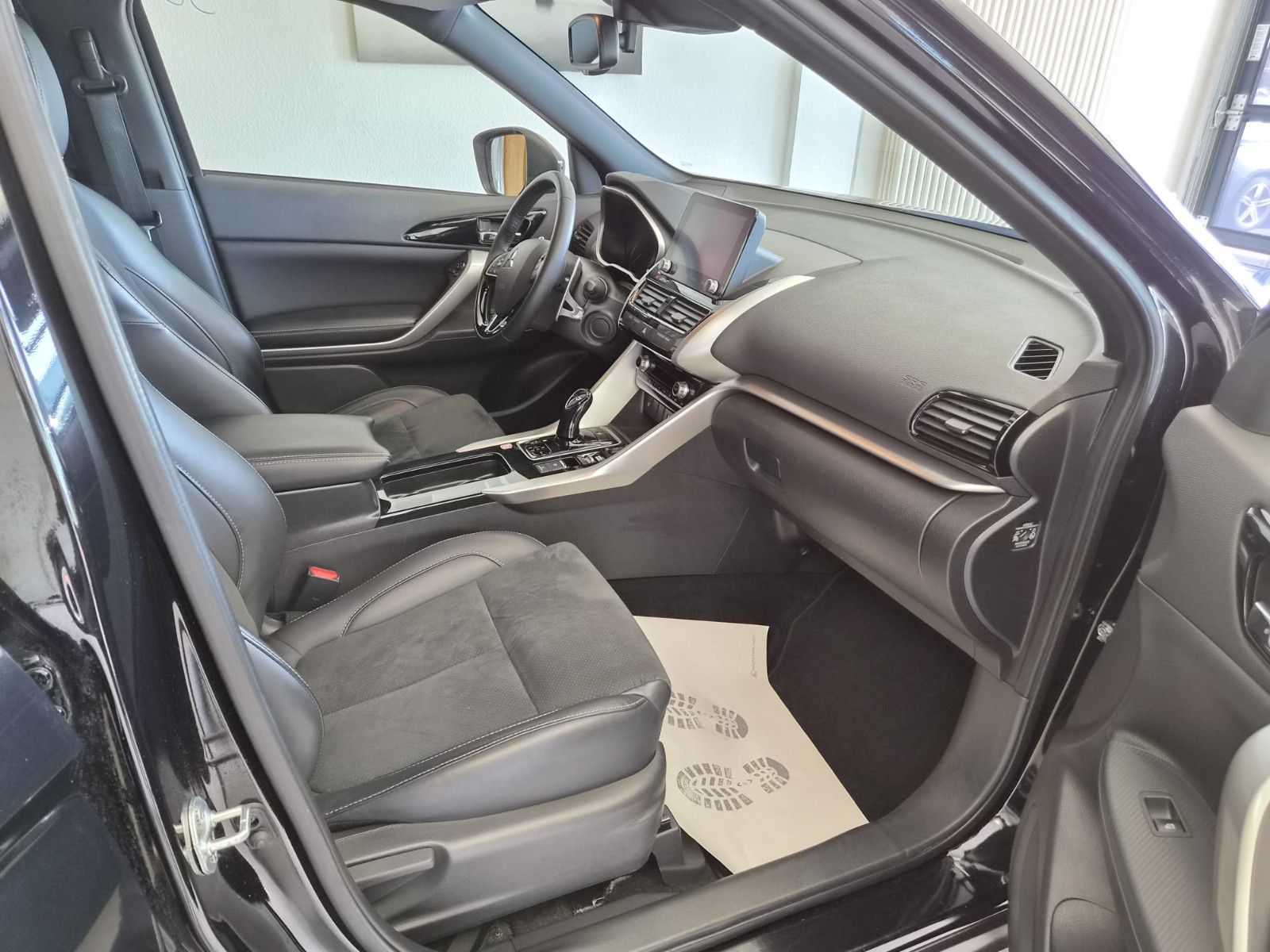 Fahrzeugabbildung Mitsubishi Eclipse Cross / KAMERA / 1. Hand PLUG IN