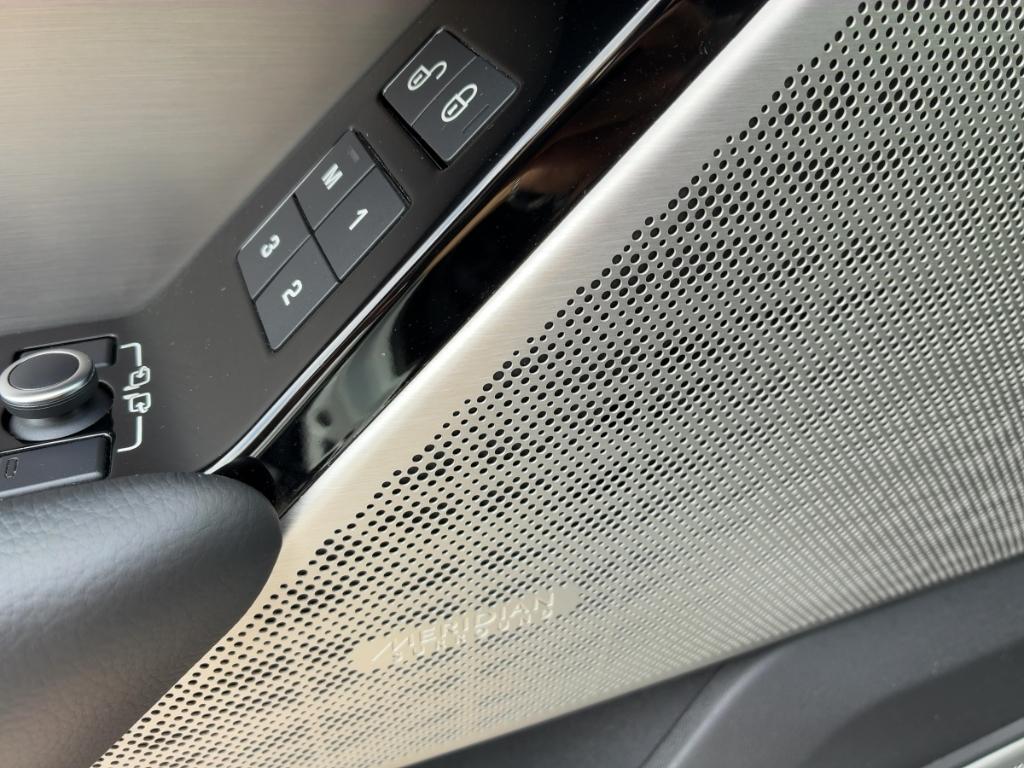 Land Rover Range Rover Velar R-Dynamic SE Luftfahrwerk Head