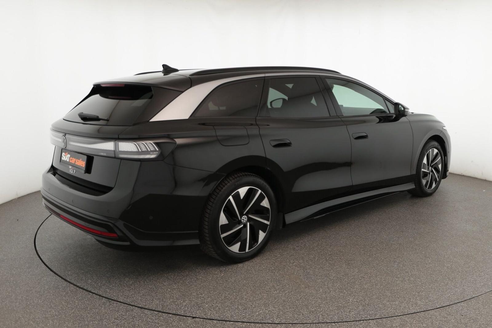 Volkswagen ID.7 Tourer Pro 77kW|Matrix|Wärmepumpe|360°|AHK