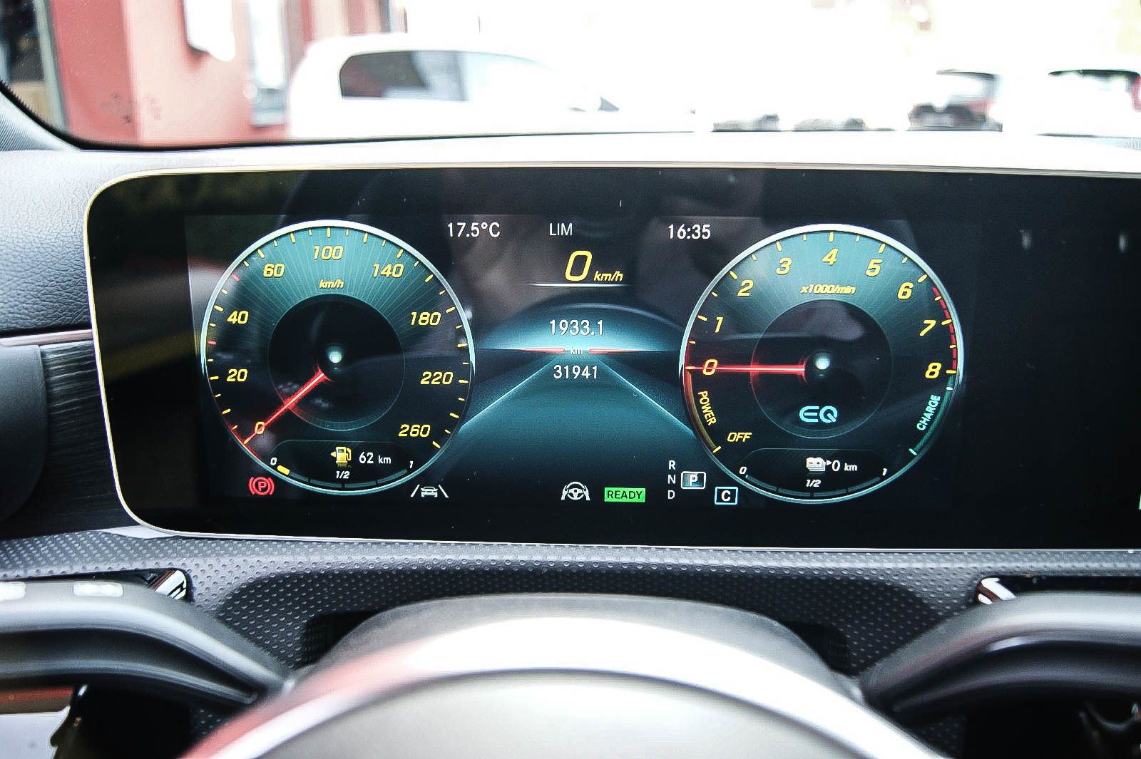 Fahrzeugabbildung Mercedes-Benz A 250e Lim Edition 19 BURMESTER GARAGENTORÖFFNER