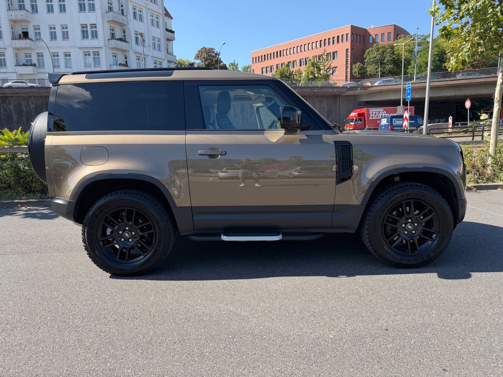 Image of Land Rover Defender