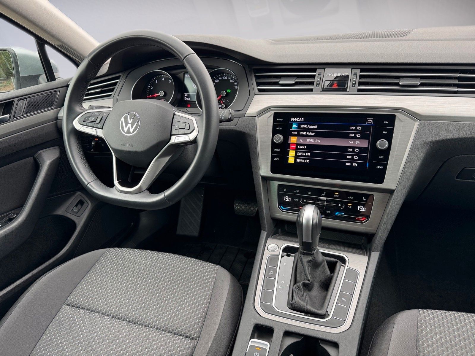 Fahrzeugabbildung Volkswagen Passat Variant 1.5 TSI