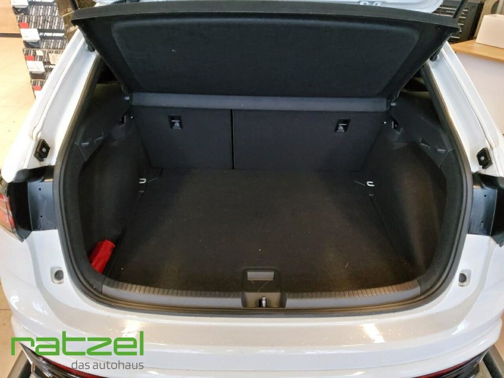 Fahrzeugabbildung Volkswagen Taigo R-Line 1.0 TSI  Dig. Cockpit LED Blendfrei
