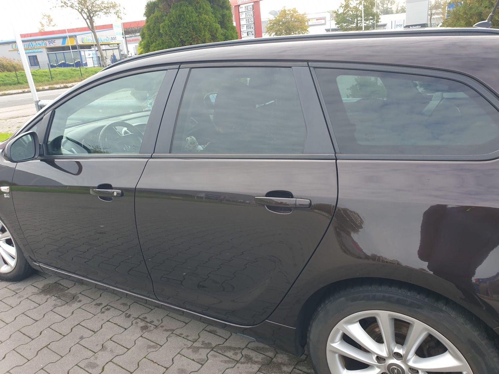 Opel Astra 2012 — engine 160 HP (118kW)