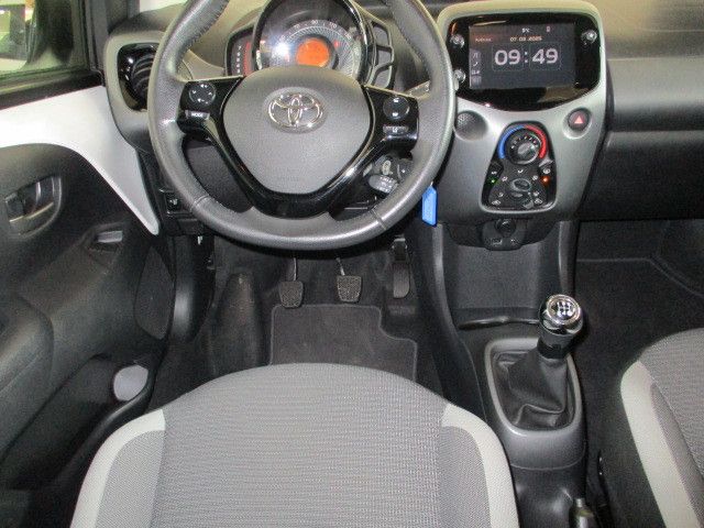 Fahrzeugabbildung Toyota AYGO x-play Team D