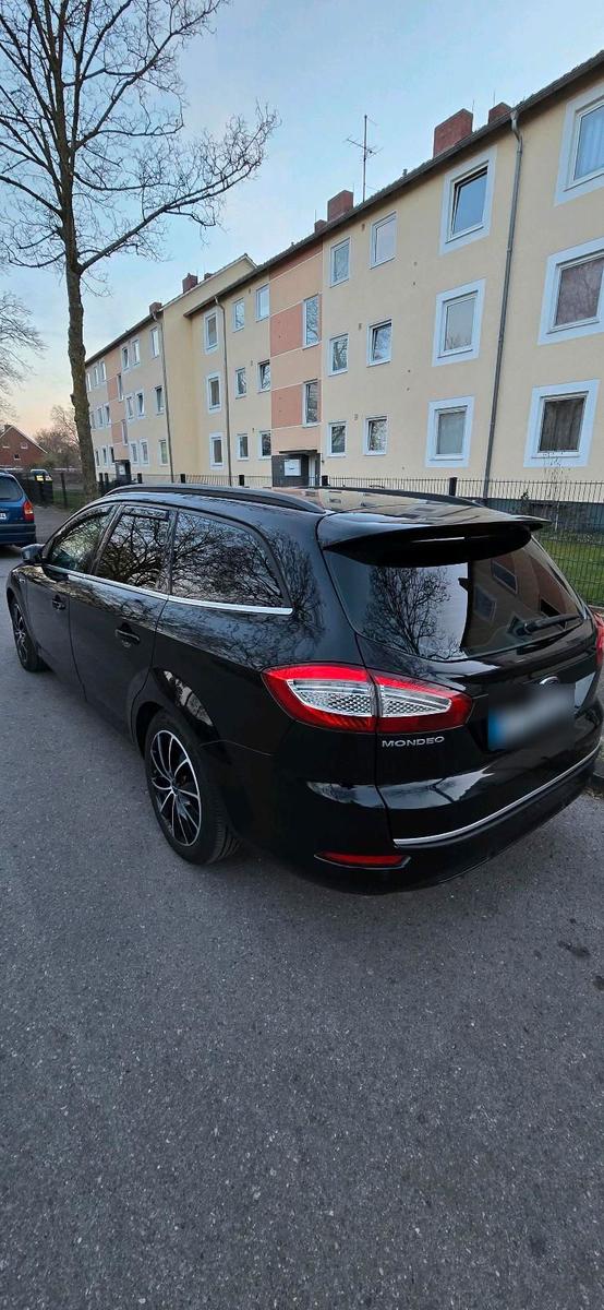 Ford Mondeo 2013 — rear view