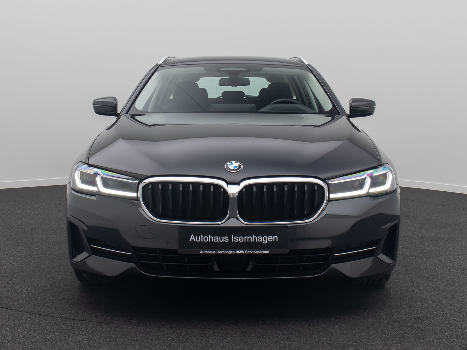 Fahrzeugabbildung BMW 520d xD  Kamera Laser HUD DAB AHK Komfort Alarm
