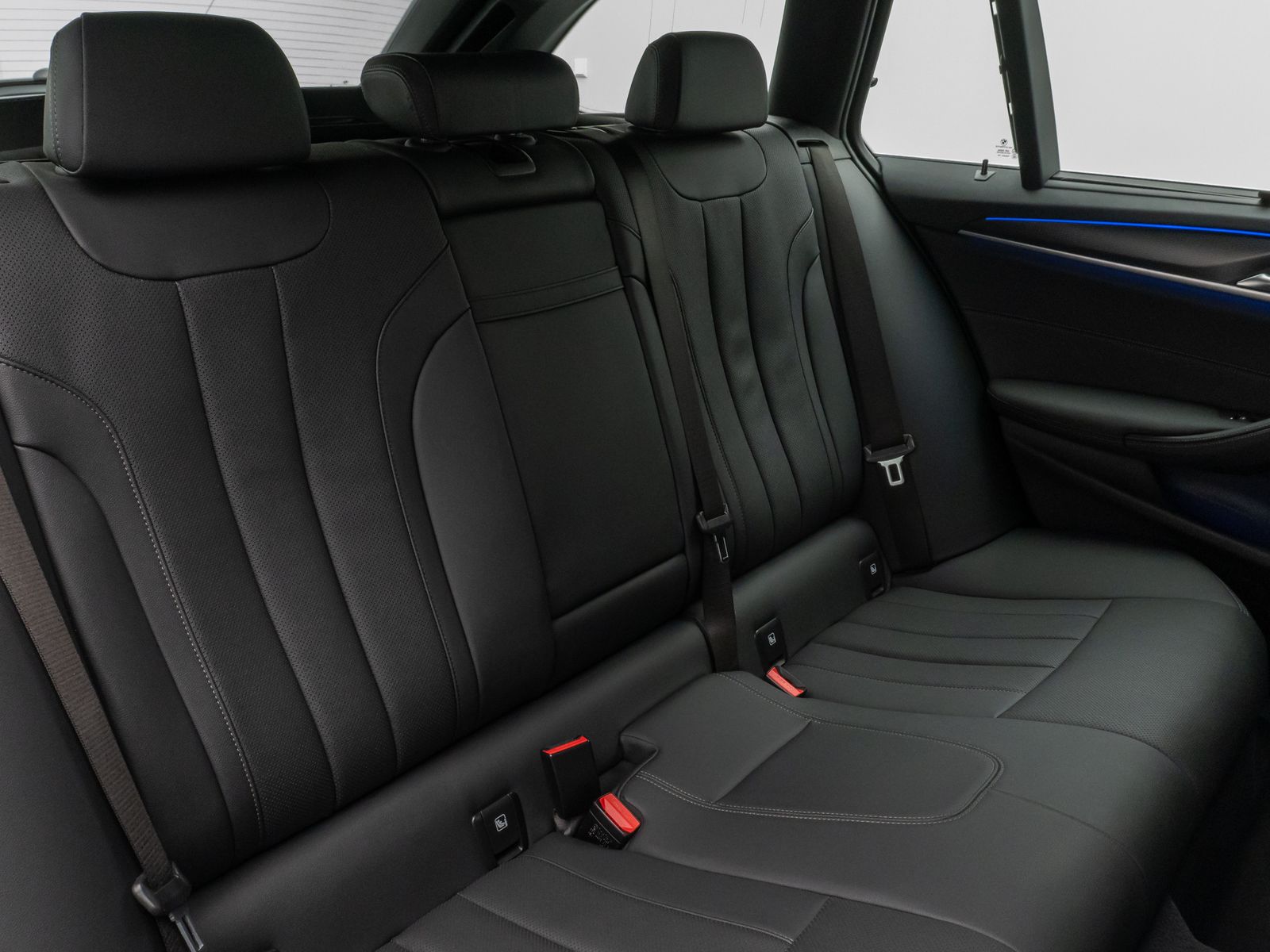 Fahrzeugabbildung BMW 520d xD M Sport Kamera HUD DAB Alarm Individual