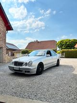 Mercedes-Benz W210 Mercdes E Klasse 200 Kompressor - Mercedes-Benz E 200: Limousine, W210