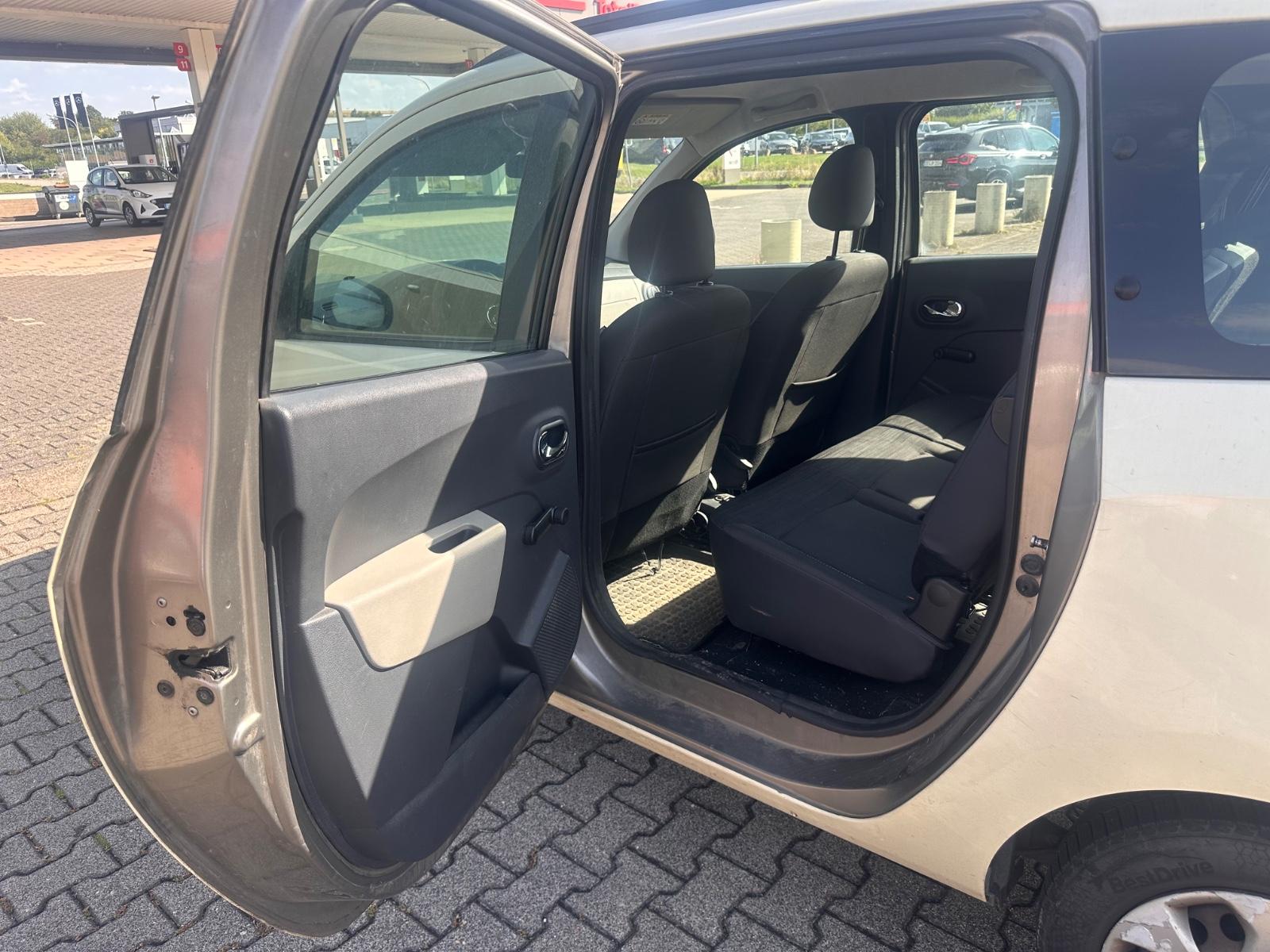 Dacia Lodgy 2015 — photo 7