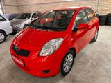 Toyota Yaris Sol Aut Klima PDC AHK 1. Hand Scheckheft - Toyota Yaris: Sol