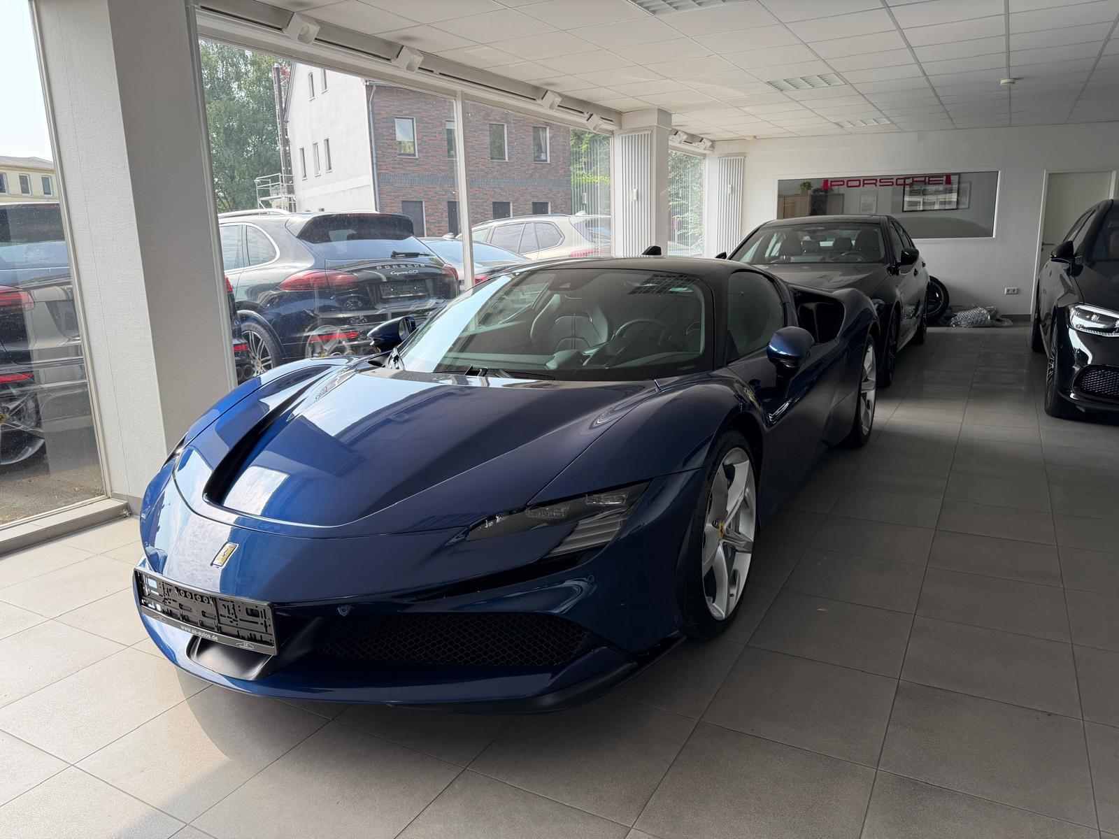 Ferrari SF90 Stradale Two-Tone Liftsystem JBL CarPlay