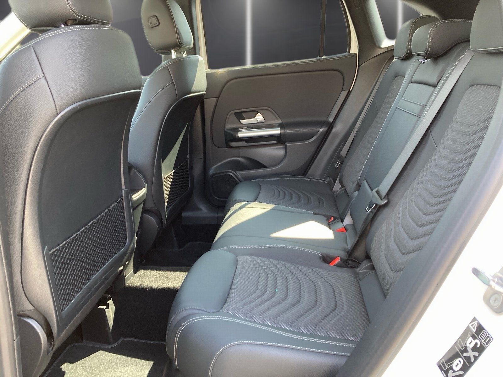 Fahrzeugabbildung Mercedes-Benz GLA 180 d Progressive*AHK*STDHZG*Distro*Totwink*