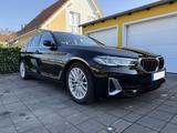 BMW 530e xDrive Touring Laserlicht HUD AHK Garantie - mit Hybrid-Antrieb: Kombi, Garantie