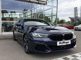 BMW M550i xDr.M Pro HUD ACC SurView Soft Har/Kar.20" - blaue BMW M550