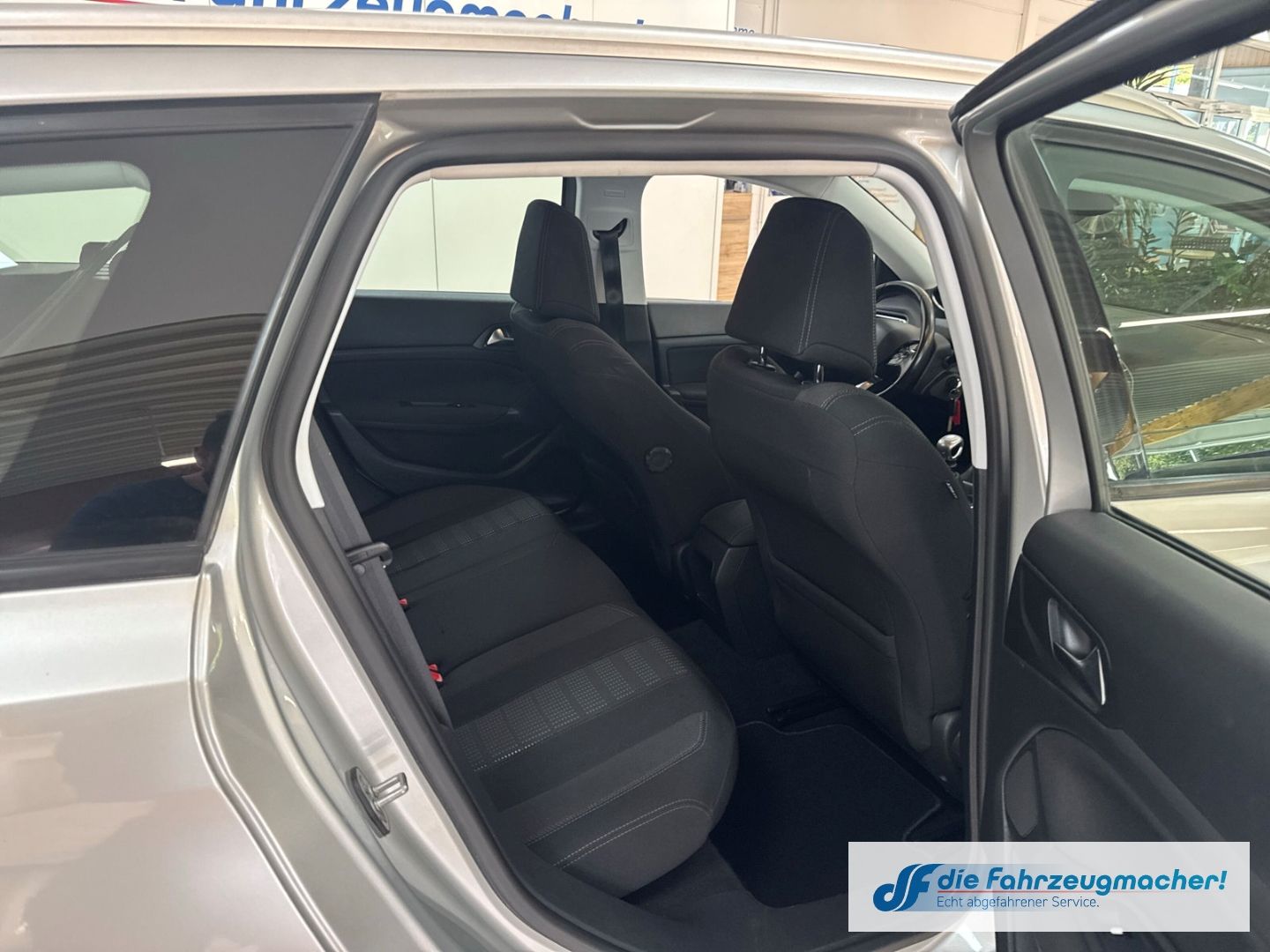 Fahrzeugabbildung Peugeot 308 SW Business-Line 1.6 BlueHDi 120 FAP 2-Zonen