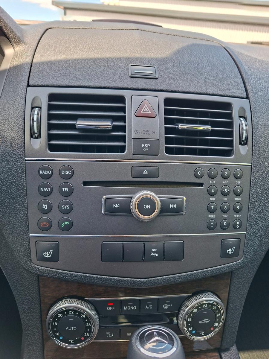 Mercedes-Benz C180 2009 — photo 11