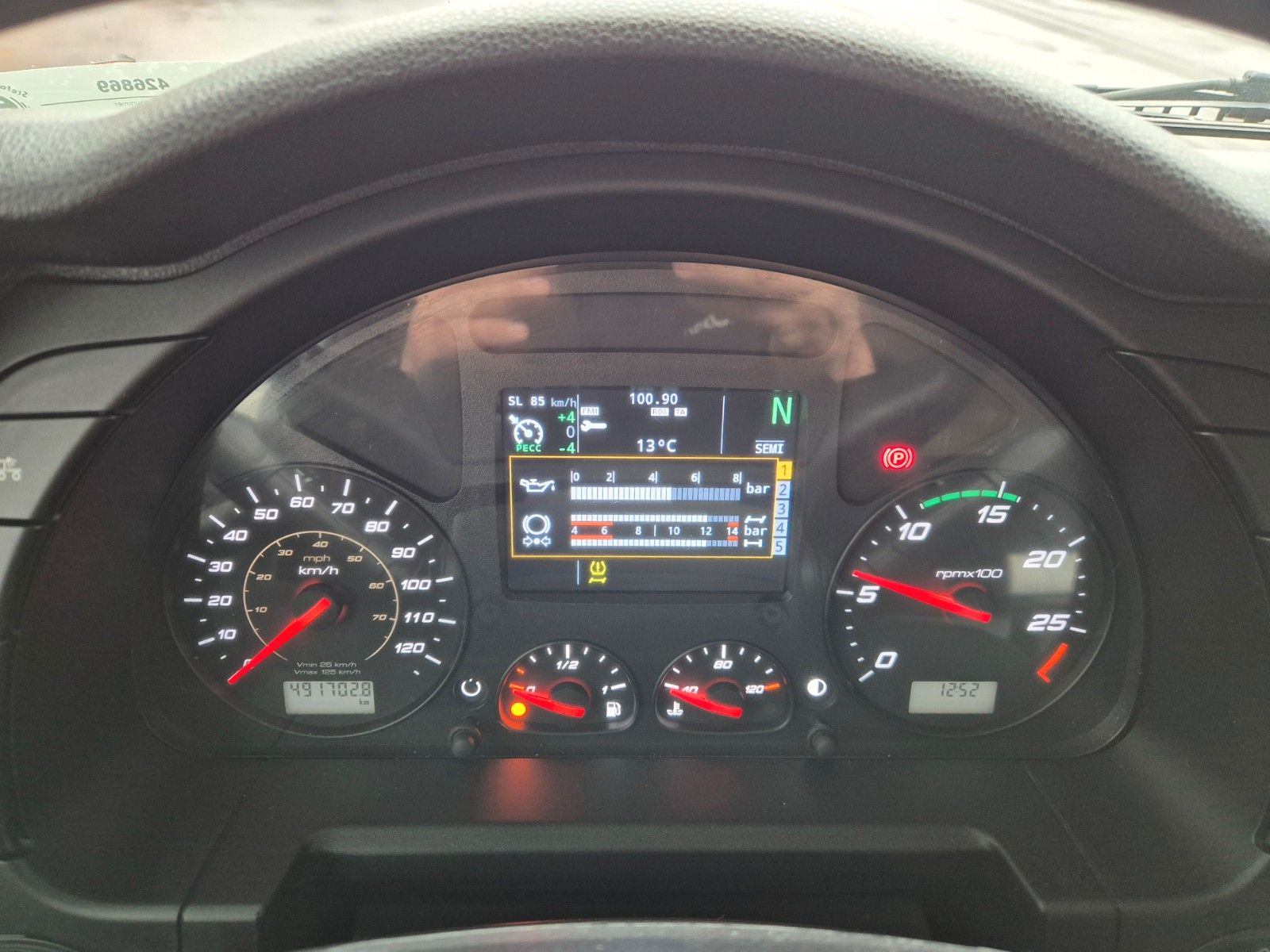 Fahrzeugabbildung Iveco Stralis 460NP LNG Intarder 3 Stück