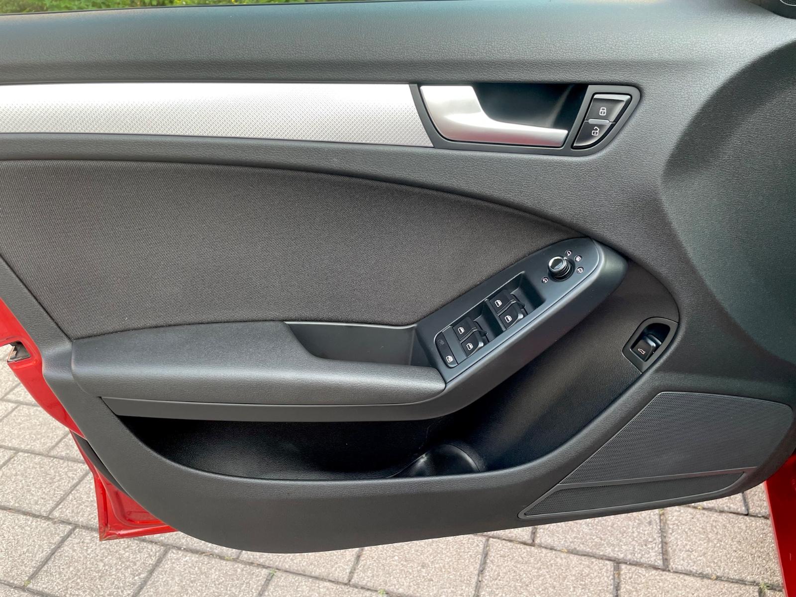 Audi A4 3.0 TDI quattro Ambition | 239 ch | BVA | Siège conducteur électrique | Sièges chauffants | Bi-xénon | Attelage amovible | 1re main