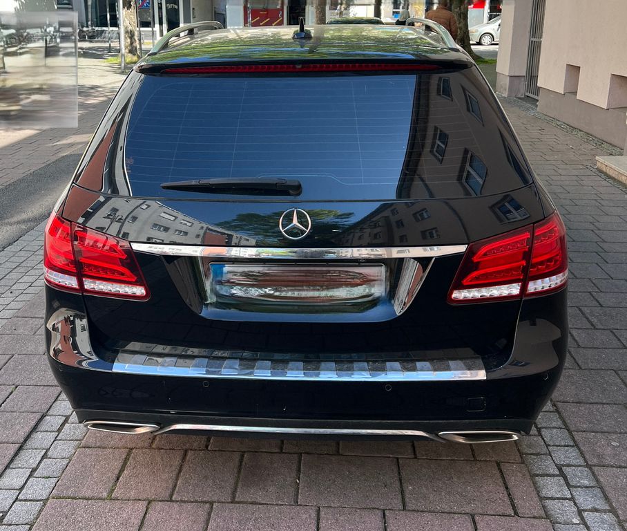 Image of Mercedes-Benz E 250