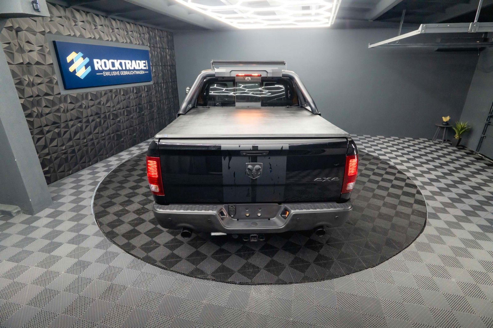 Fahrzeugabbildung Dodge RAM 5.7 V8 HEMI 4x4 Sport OFFROAD Night WARLOCK