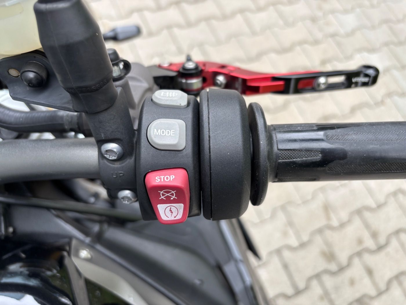 Fahrzeugabbildung BMW S 1000 R 2 Pakete