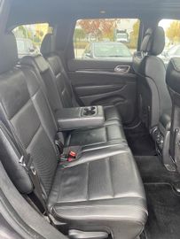 Jeep Grand Cherokee - 11
