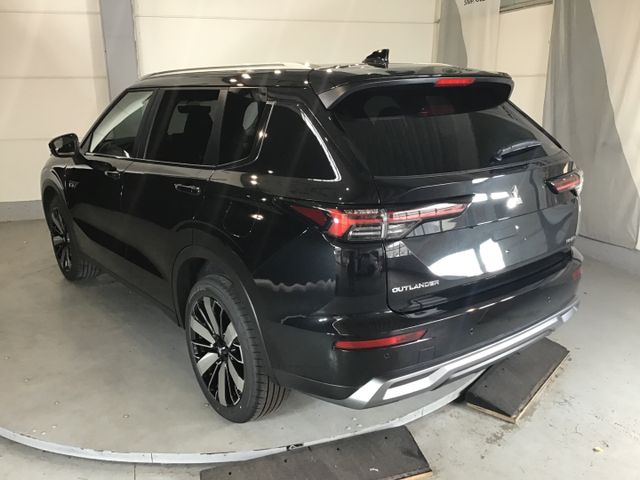 Fahrzeugabbildung Mitsubishi Plug-in Hybrid Outlander Intro Edition Navi/360°