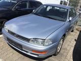 Toyota Camry - Toyota Camry mit Benzin-Antrieb