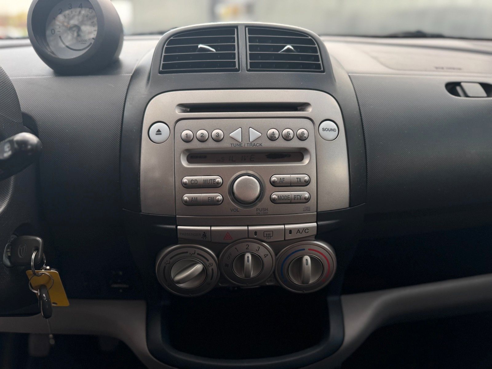 Fahrzeugabbildung Daihatsu Sirion 1.3 Klima+Zentral+Allwetterreifen GEWERBE