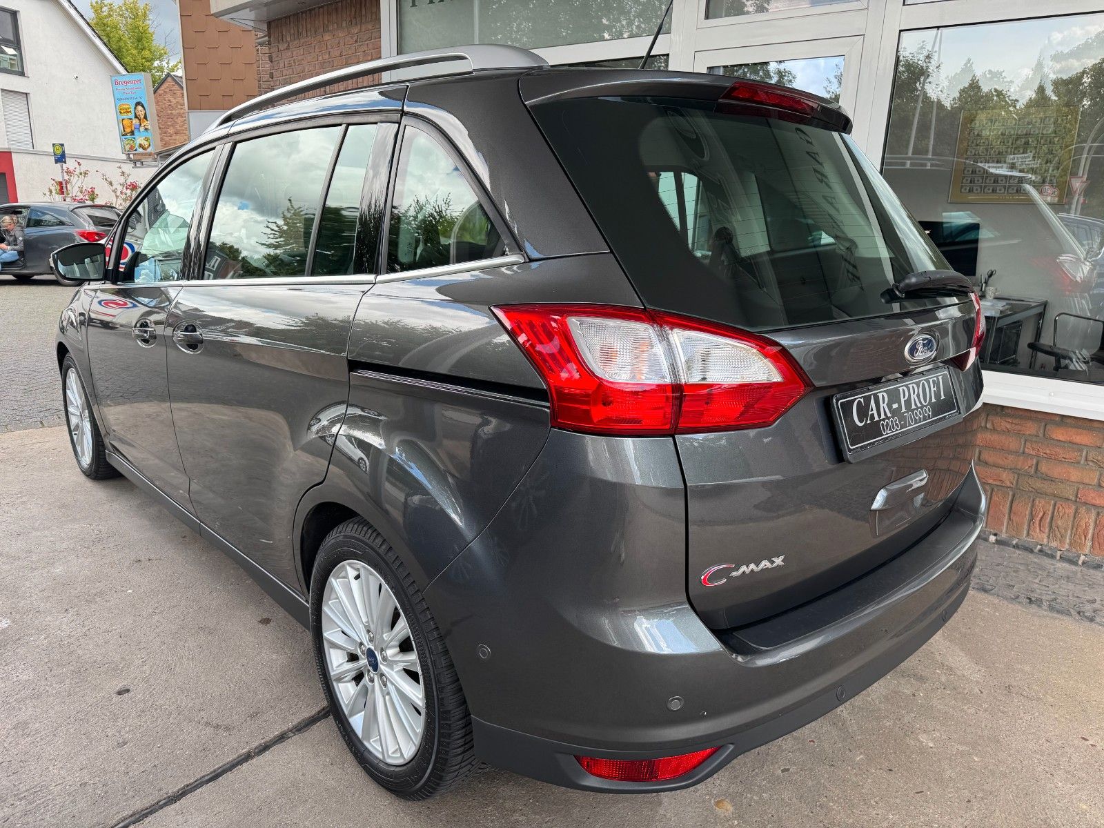 Fahrzeugabbildung Ford Grand C-MAX Titanium 7-Sitze/Navi/Kamera