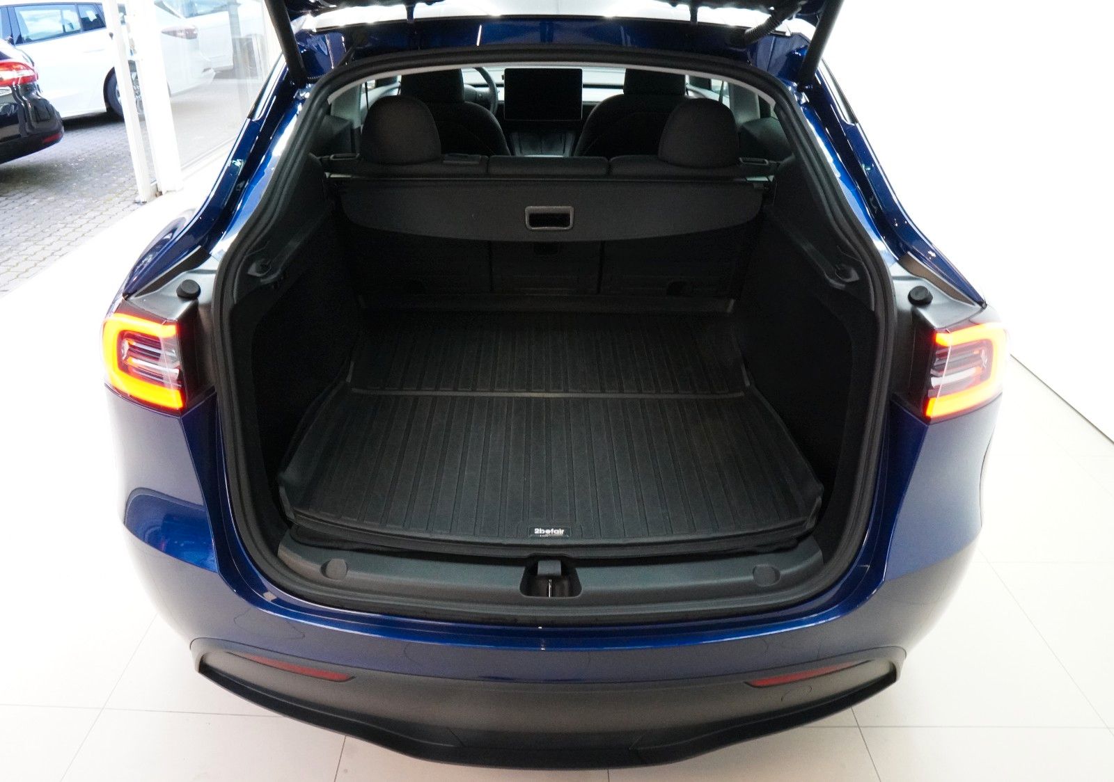 Fahrzeugabbildung Tesla Model Y Performance Dual AWD *MwSt*Carbon