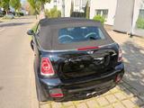 MINI John Cooper Works Cabrio John Cooper Works - schwarze MINI Cabrio Serie