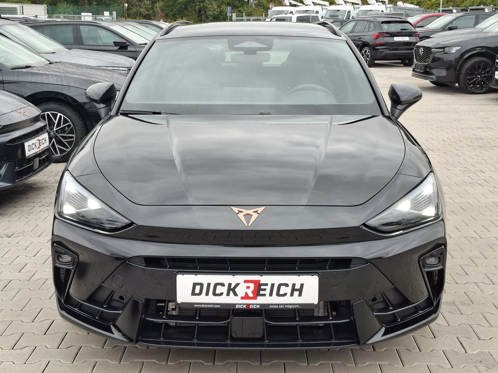Fahrzeugabbildung CUPRA Leon 1.5 eTSI DSG AHK*DYNAMICA*EDGE*LED*5JGARAN.