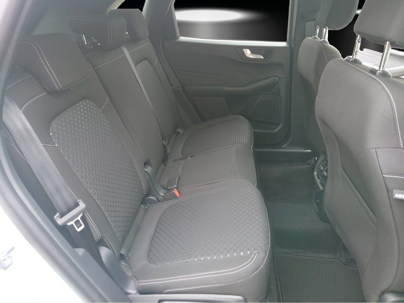 Fahrzeugabbildung Ford Kuga Titanium Navi digitales Cockpit LED Winter