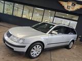 Volkswagen Passat Variant 1.9 TDI Highline SSD/Multi/AHK - Volkswagen Passat Variant aus 2000