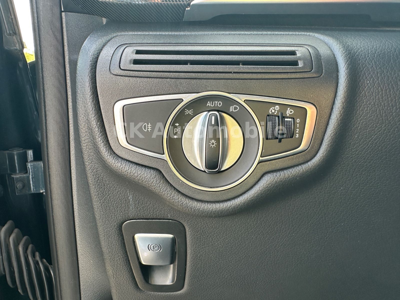 Fahrzeugabbildung Mercedes-Benz V 200d Rise Kompakt/5 Sitze/Klima/ Tempomat