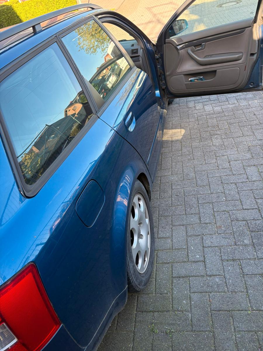 Audi A4 2004 — photo 8