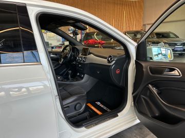 Mercedes-Benz B 180 *KLIMA*SZHZ*LEDER*NAV*PDC*SPUR*TOTWINKEL