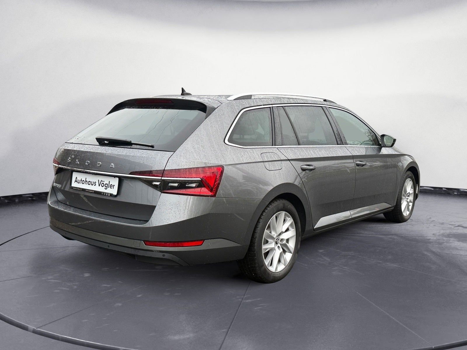 Superb Combi 2,0 TDI DSG Style Matrix Kamera ACC