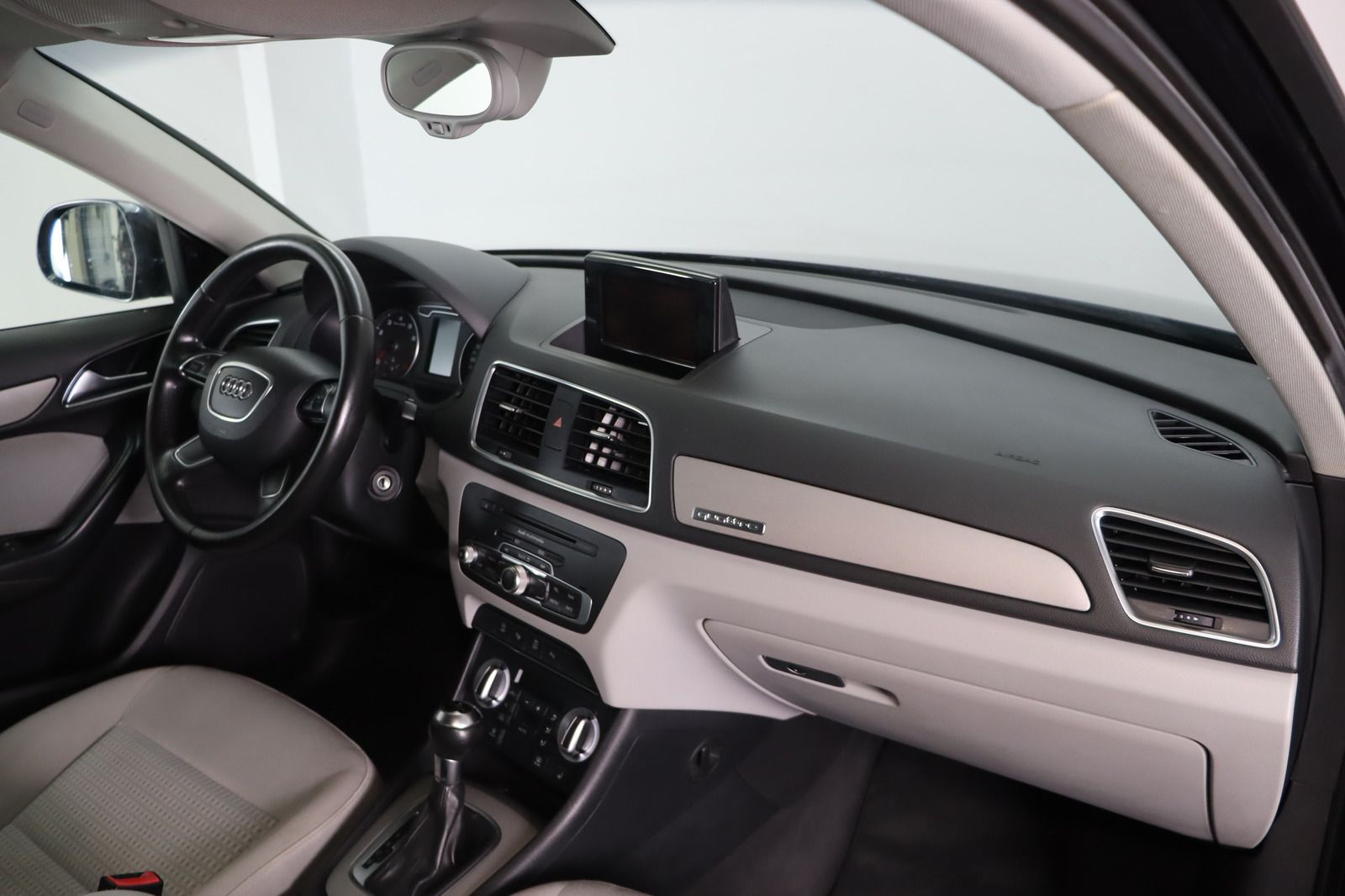 Fahrzeugabbildung Audi Q3 2.0 TFSI S tronic quattro * Standhzg. *