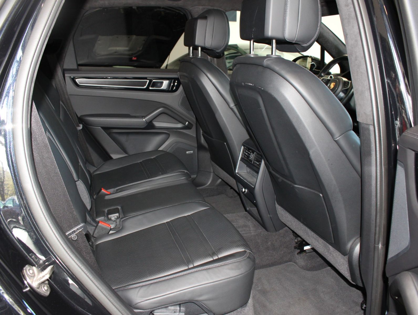 Fahrzeugabbildung Porsche Cayenne GTS*Soft Close*Hud*PNRM