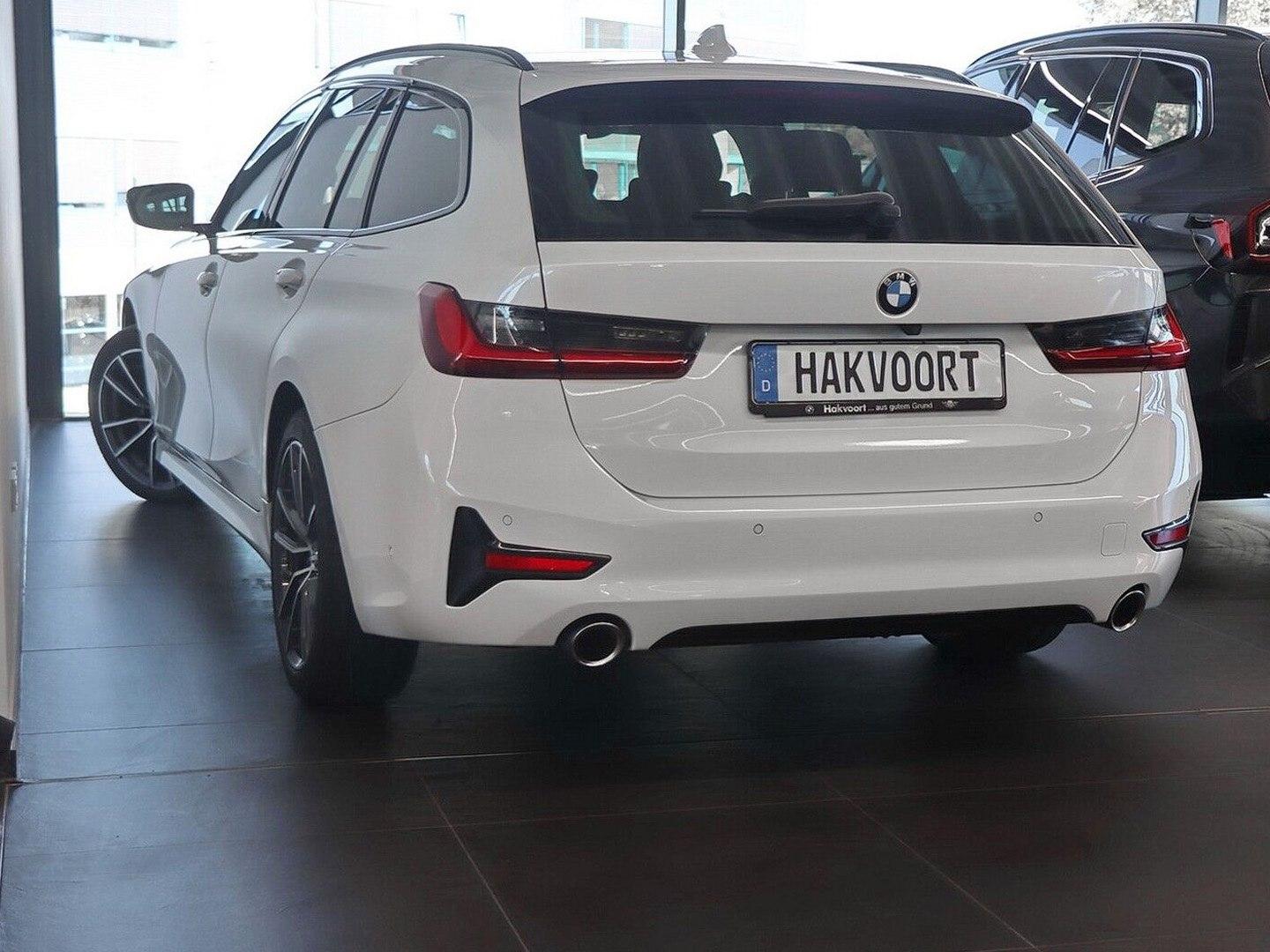 BMW 330i xDrive Touring Sport Line, eAHK, Kamera