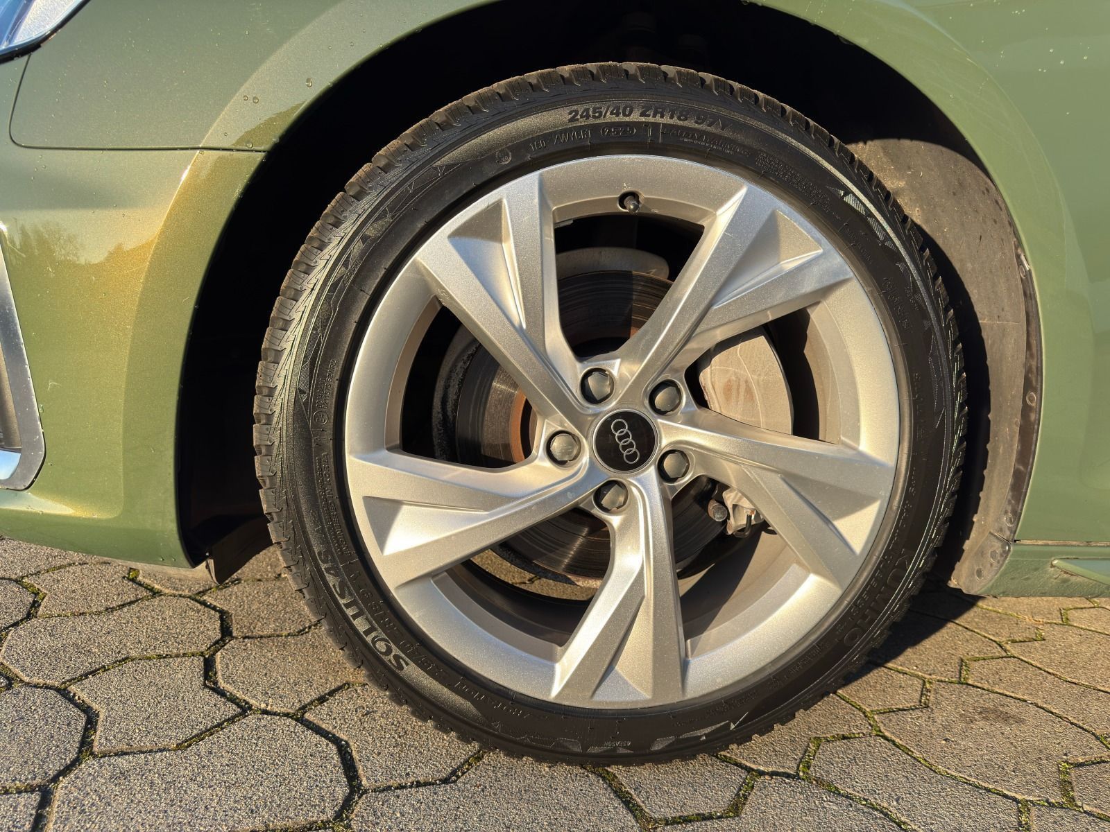 Fahrzeugabbildung Audi A4 Avant S line 204PS Stronic*LED*NAVI*Tour*Allw