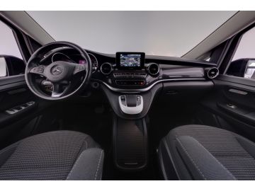Mercedes V 220 - 10