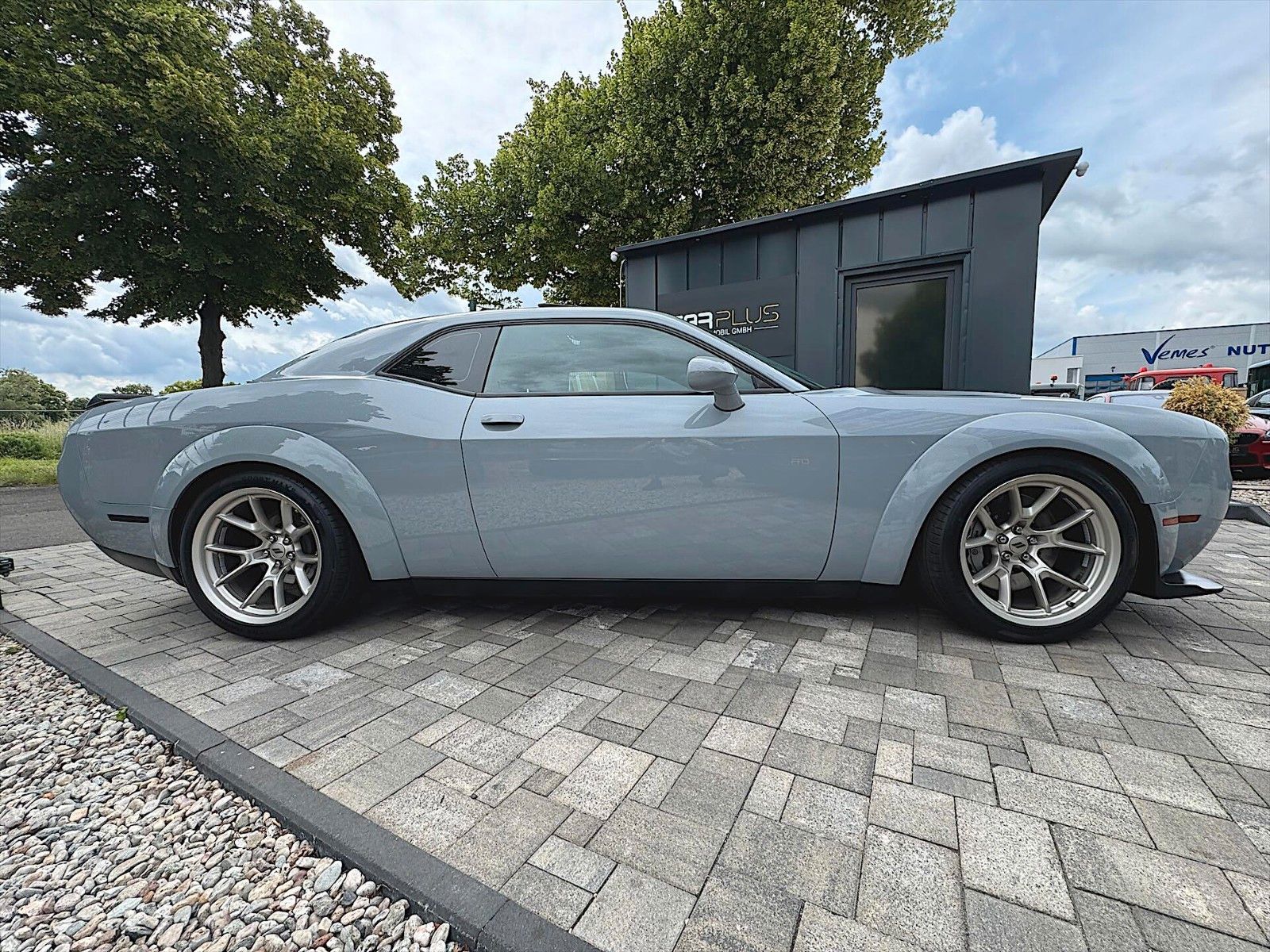 Fahrzeugabbildung Dodge Challenger 6.4 V8 SRT R/T SCATPACK WIDEBODY 50TH