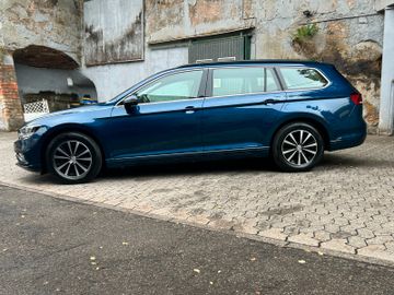 Volkswagen Passat Variant - 1