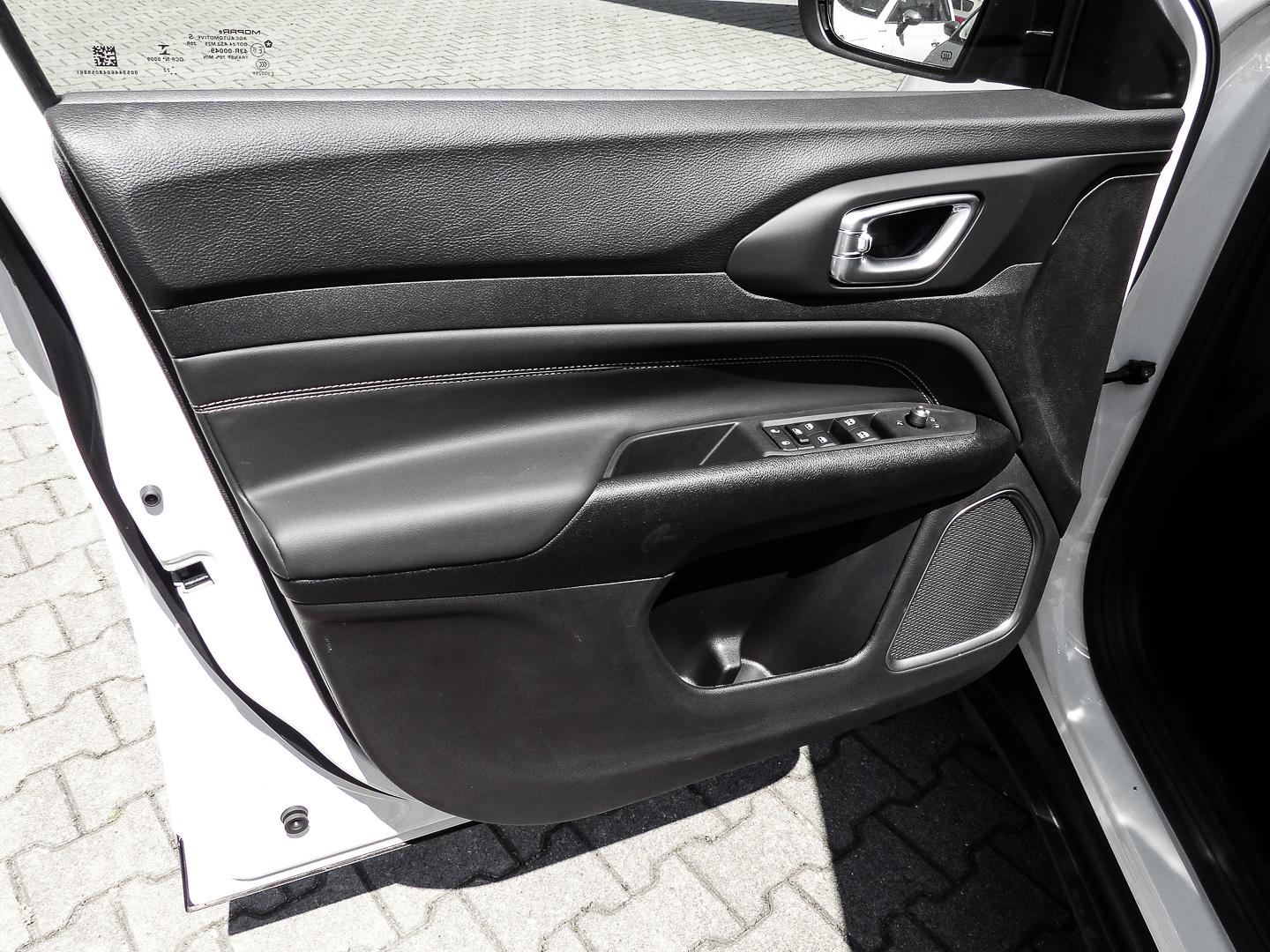 Jeep Compass Limited Mild-Hybrid Premium Park-Komfort