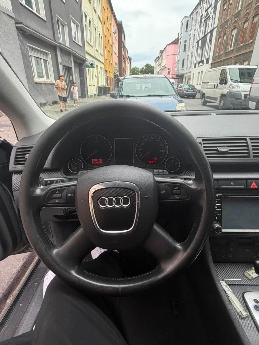 Audi A4 2006 — rear view