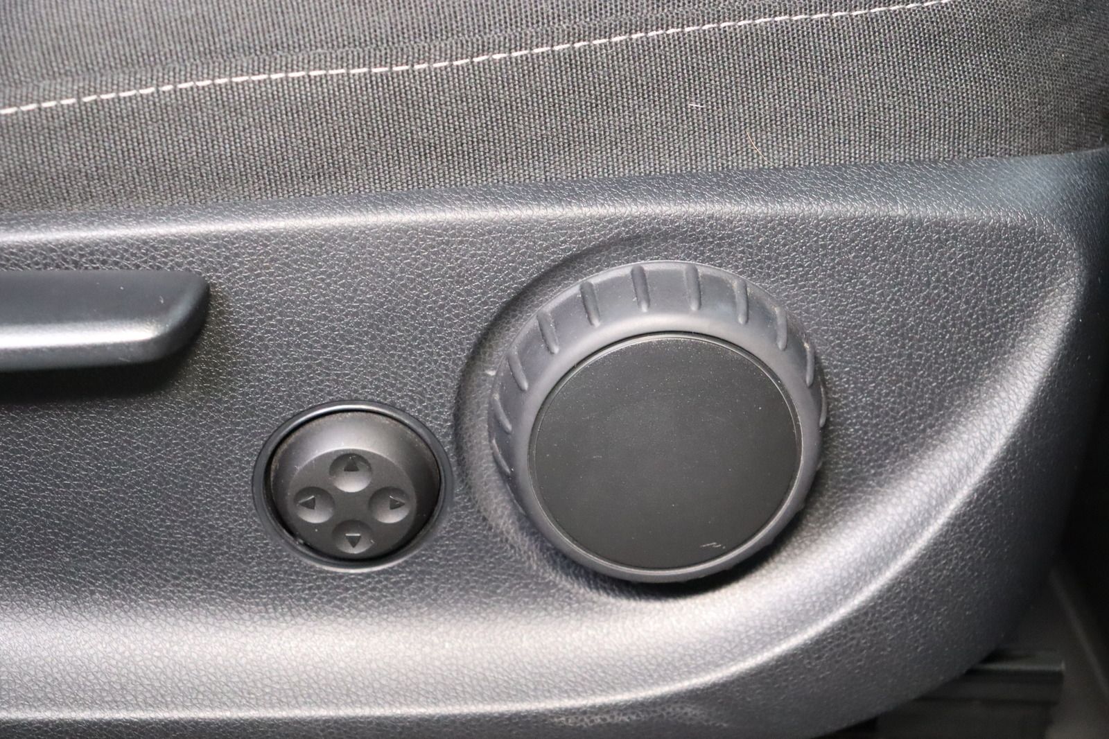 Fahrzeugabbildung Mercedes-Benz V 250 d lang 4-Matic * PDC * Navi * SHZ